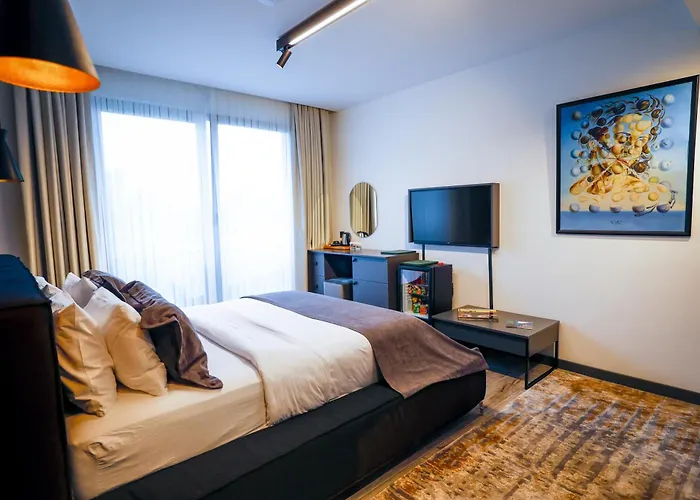 Cathan Art Hotel