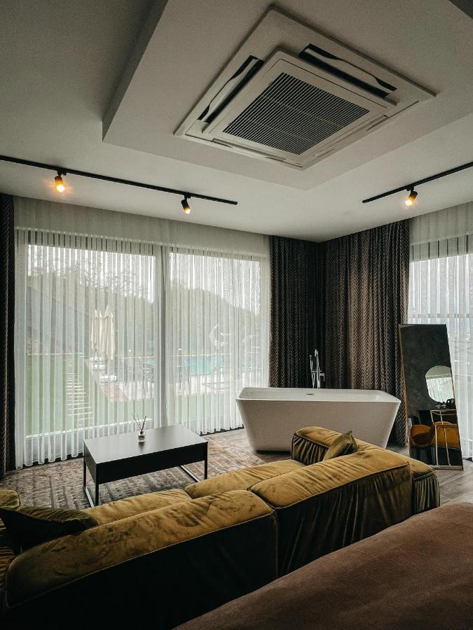 Hotel Cathan Art *