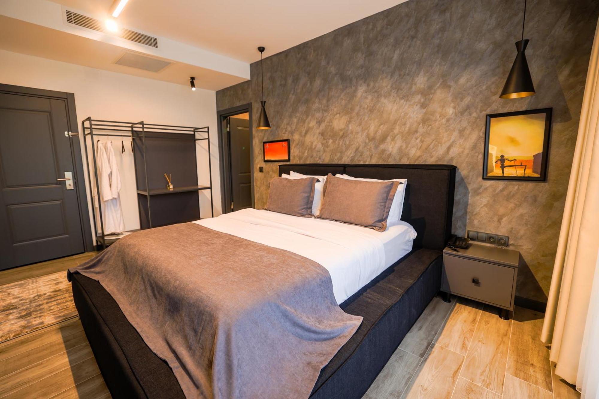 Cathan Art Hotel
