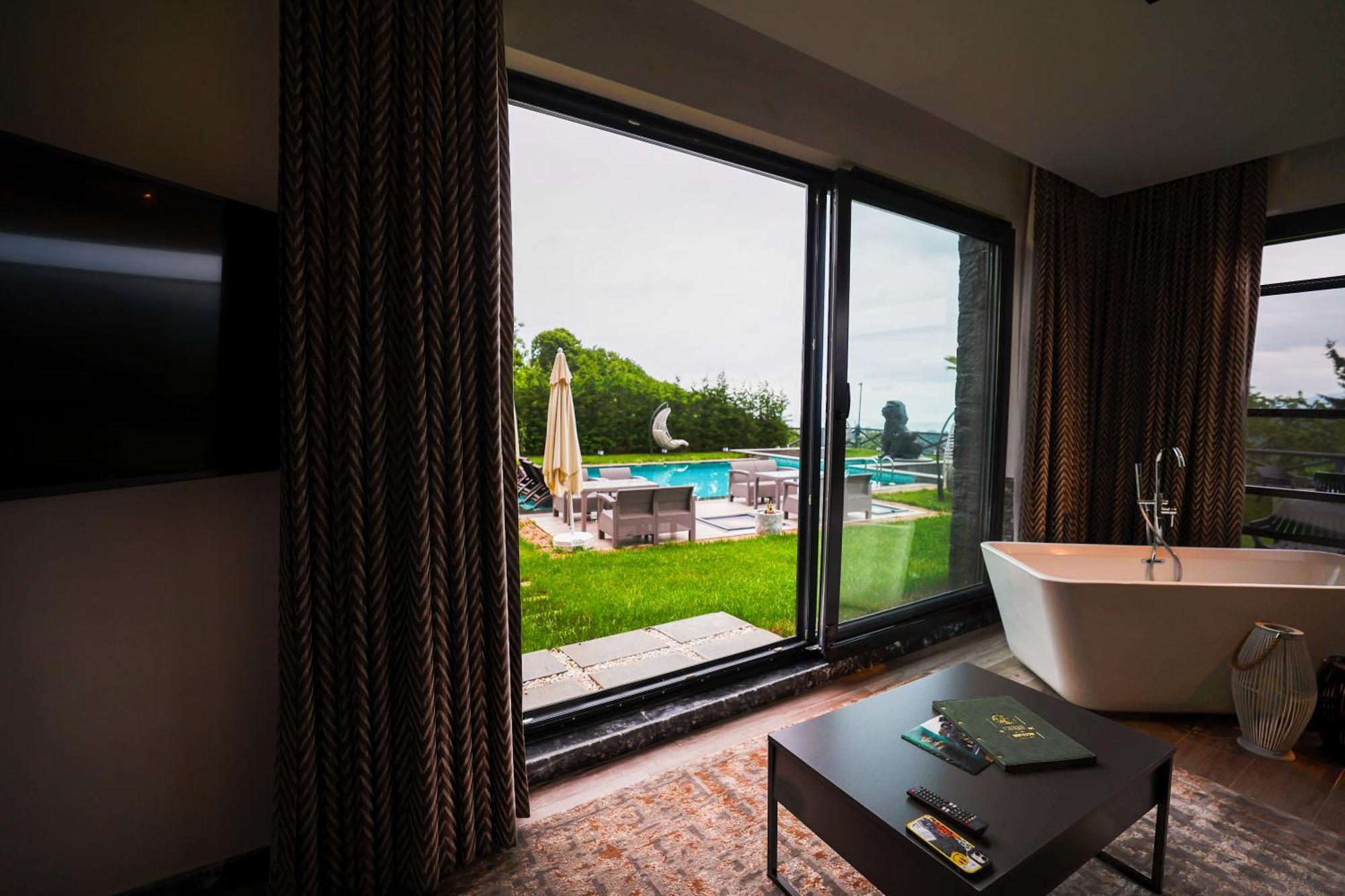 Cathan Art Hotel