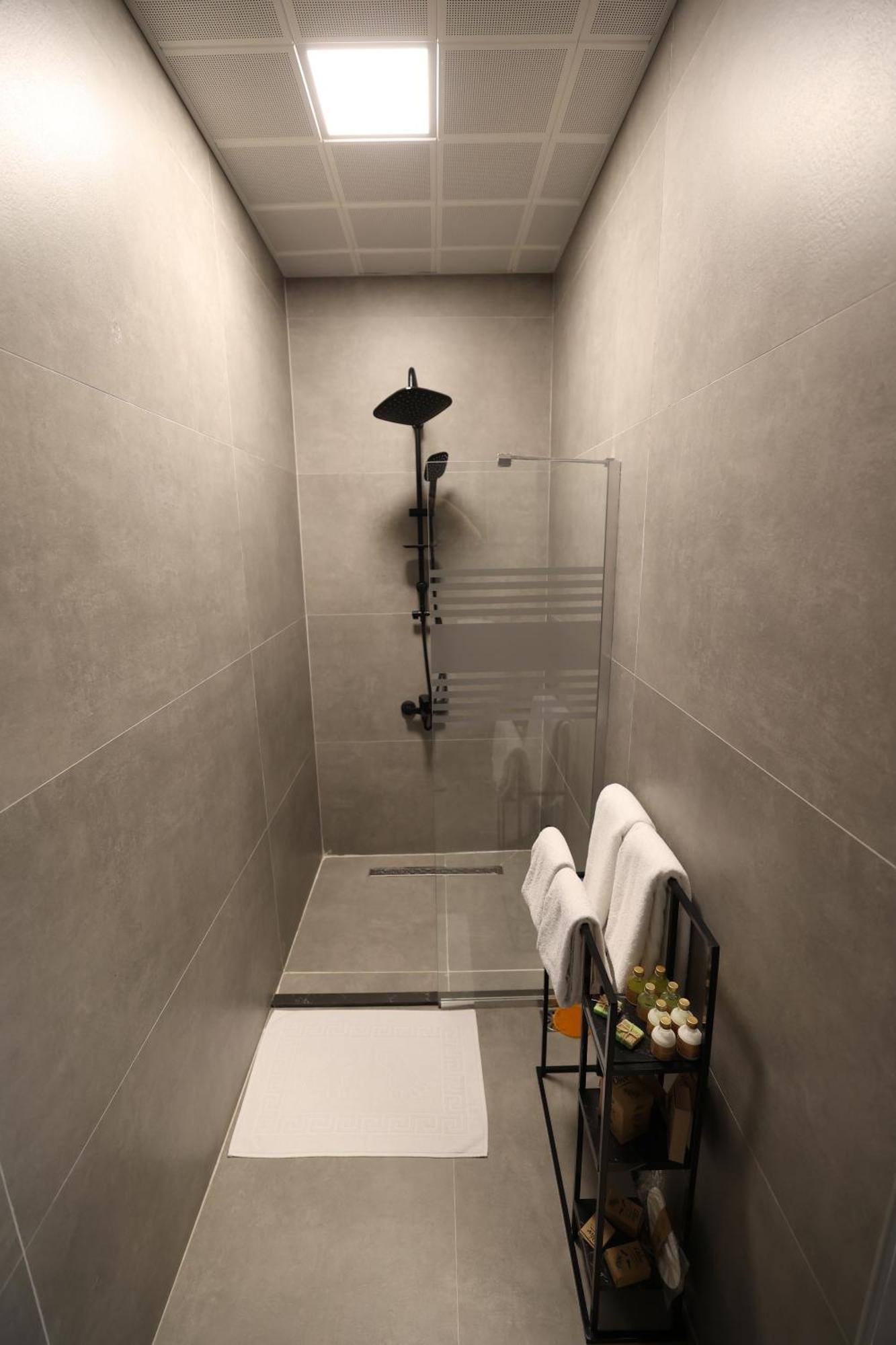 Hotel Cathan Art *
